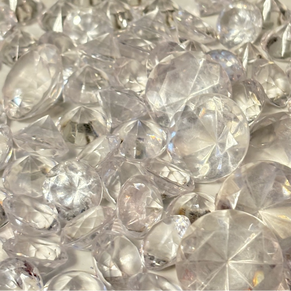 Acrylic Diamond Confetti 90pcs
